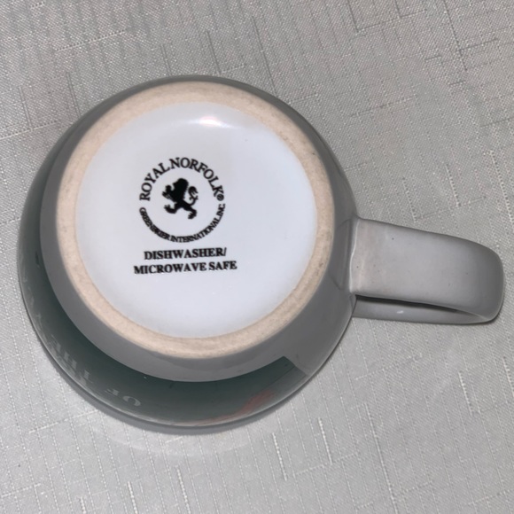 🆕 Christmas Cardinal Coffee Mug Holiday Festive Winter Tea Home Royal Norfolk - Picture 6 of 9